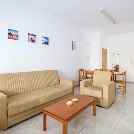 City Mackenzie Ii Apartman Lárnaka